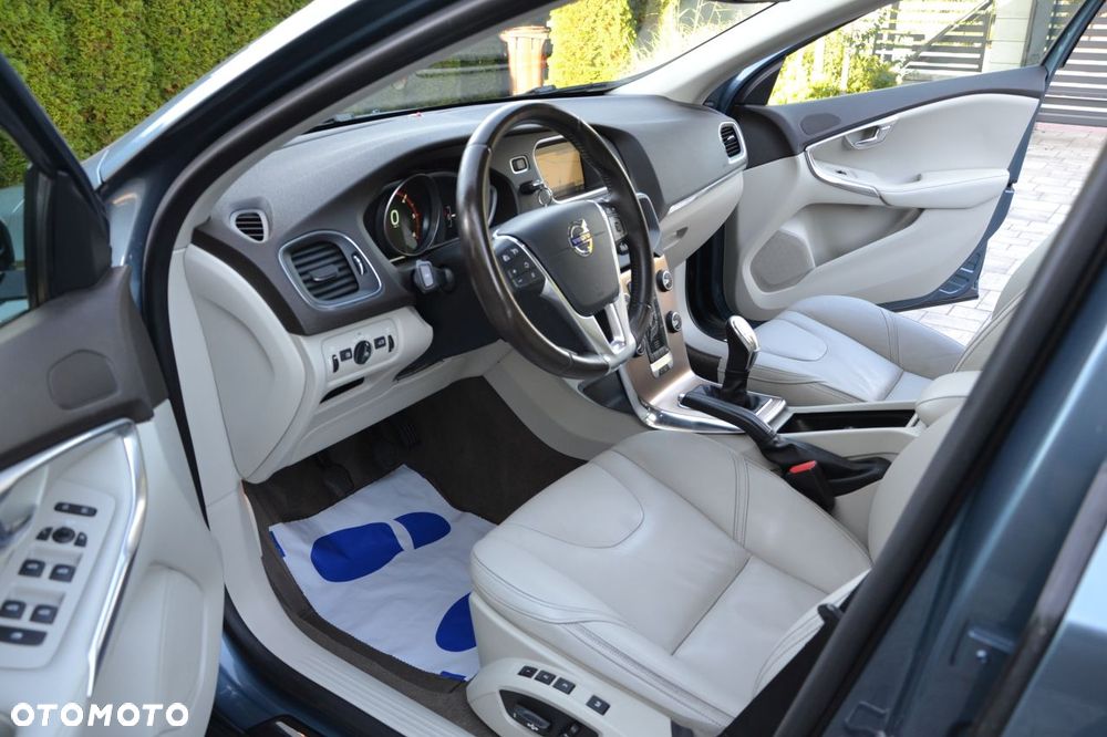 Volvo V40 Cross Country D2 Summum - 17