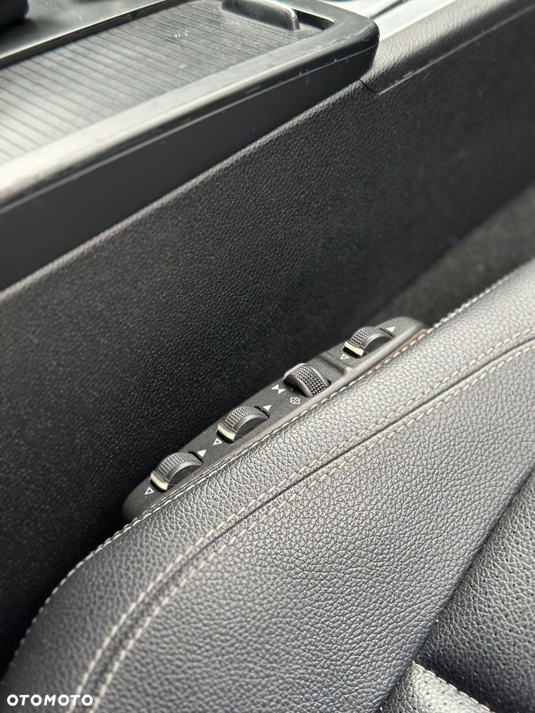 Mercedes-Benz Klasa E 350 CDI DPF Coupe BlueEFFICIENCY 7G-TRONIC Avantgarde - 18