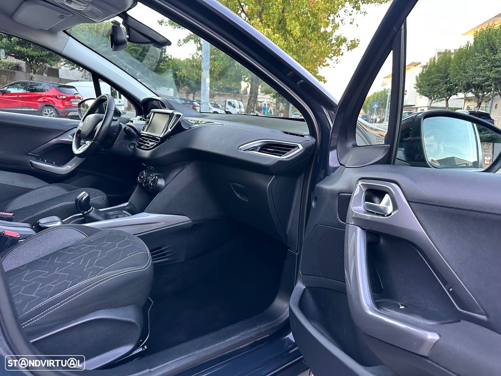 Peugeot 2008 1.6 BlueHDi Style - 44