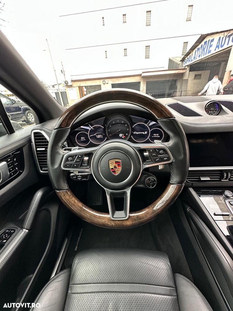 Porsche Cayenne S - 8