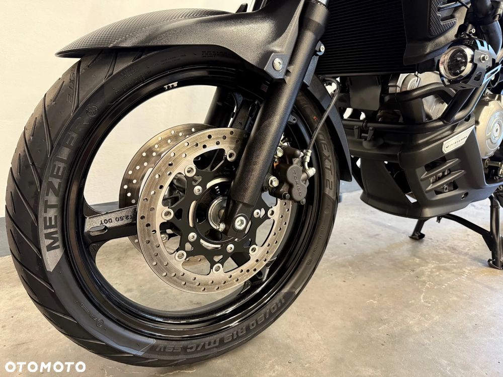 Suzuki V-STROM - 12