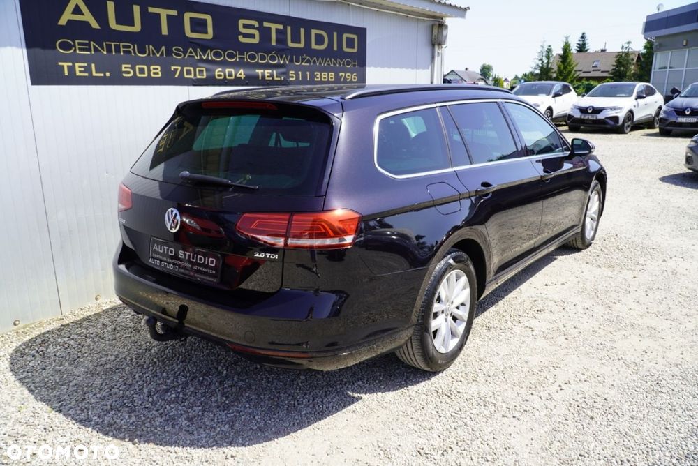Volkswagen Passat - 4