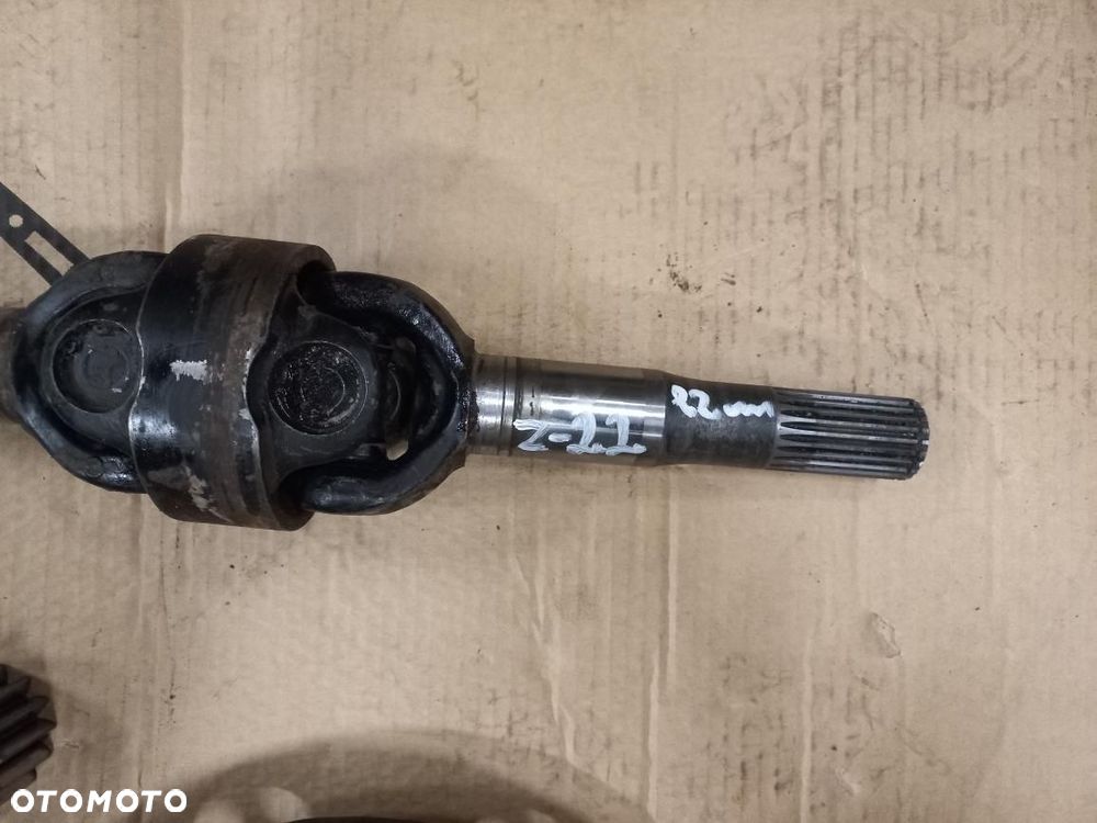 Części Case Maxxum IH 5120,5130,5140,5150,580K most 709/S2,półoś długa 81881C2,obudowa zwolnicy K395123,pokrywa,układ planetarny 81888C1,wieniec Z-75,9968069,koło zębate Z-29,N13513,koło K395126,półoś krutka Z-22,N14409,mechanizm różnicowy 109686A1,1349056C1,koło talerzowe 11z/32z , atak,81876C1 - 8