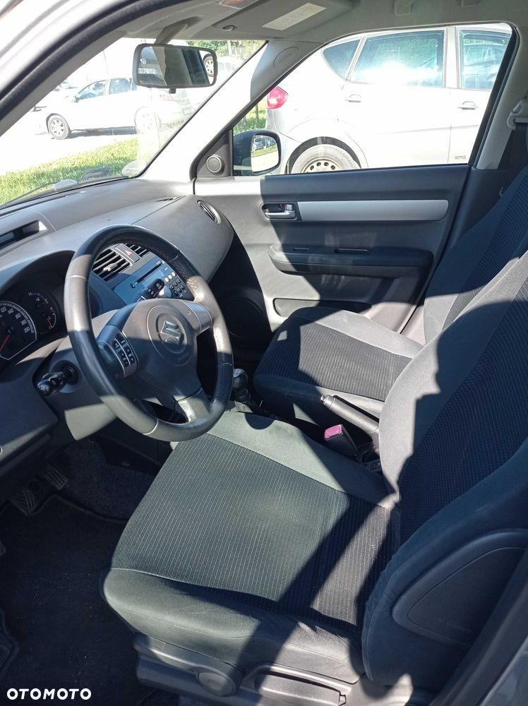 Suzuki Swift - 2