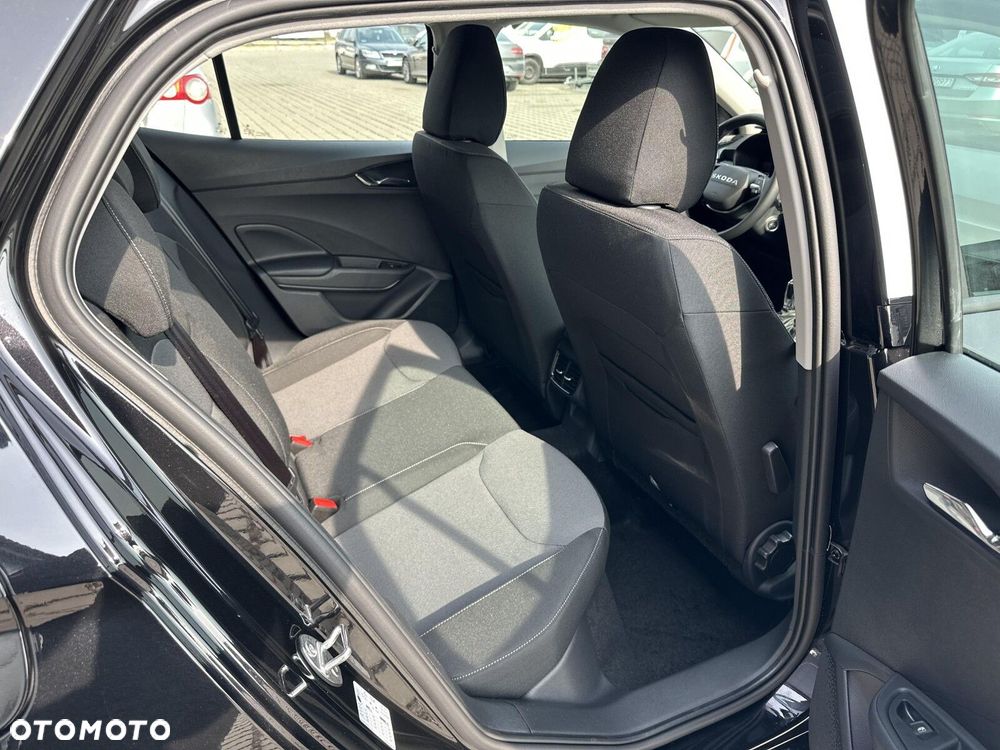 Skoda Fabia 1.0 TSI Drive DSG - 32