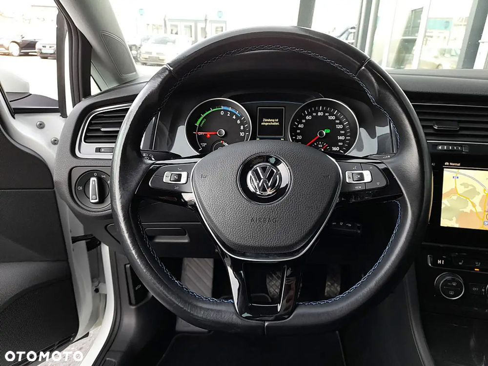 Volkswagen Golf - 12