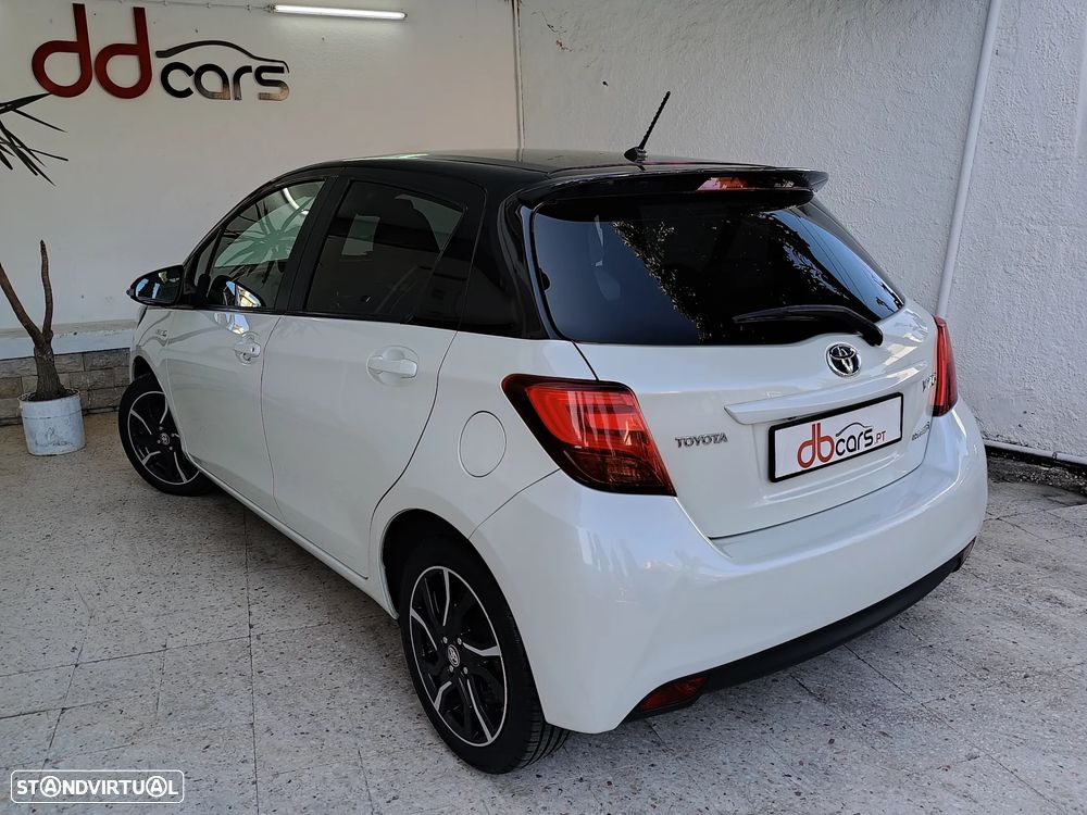 Toyota Yaris 1.5 HSD Comfort +P.Style+P.Techno — fotografia 16