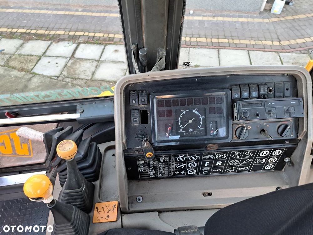 JCB 4CX - 10