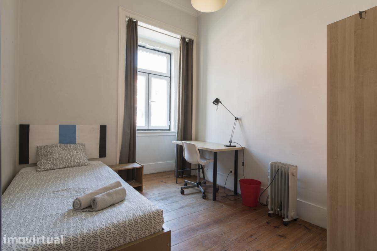 Quarto - localizado em Intendente Lisbon - Grande imagem: 4/17