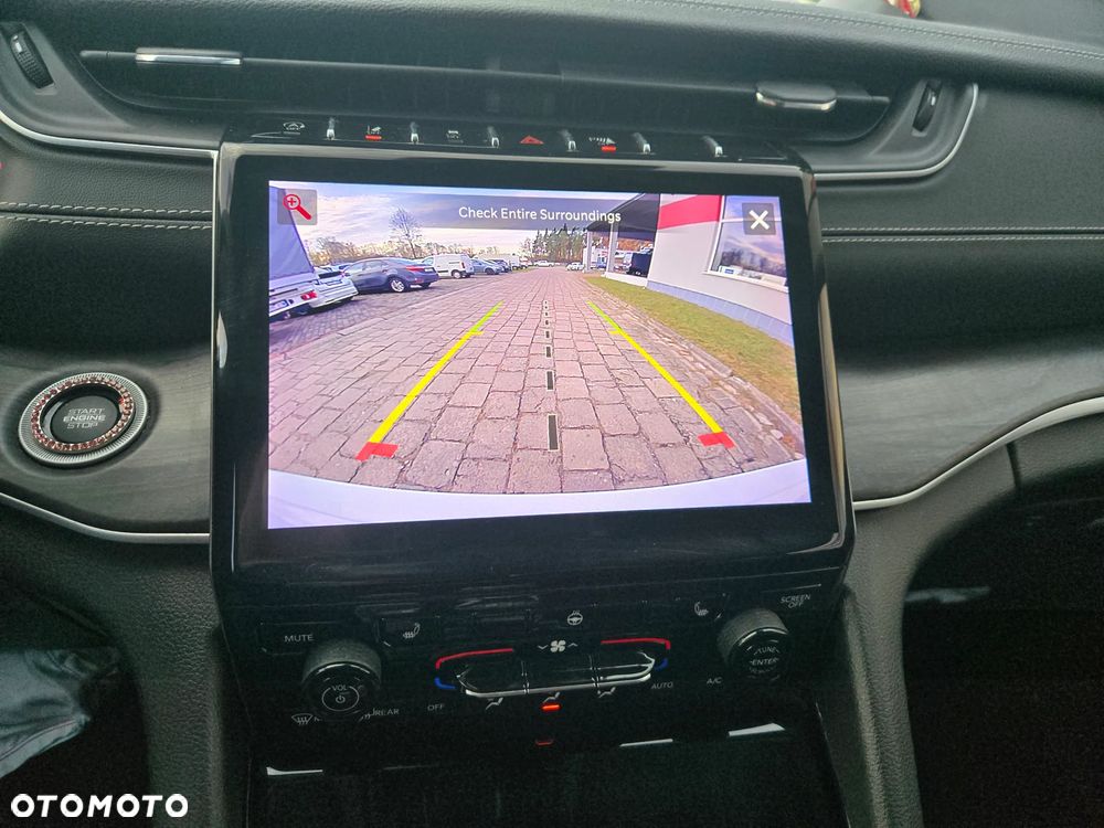 Jeep Grand Cherokee - 23