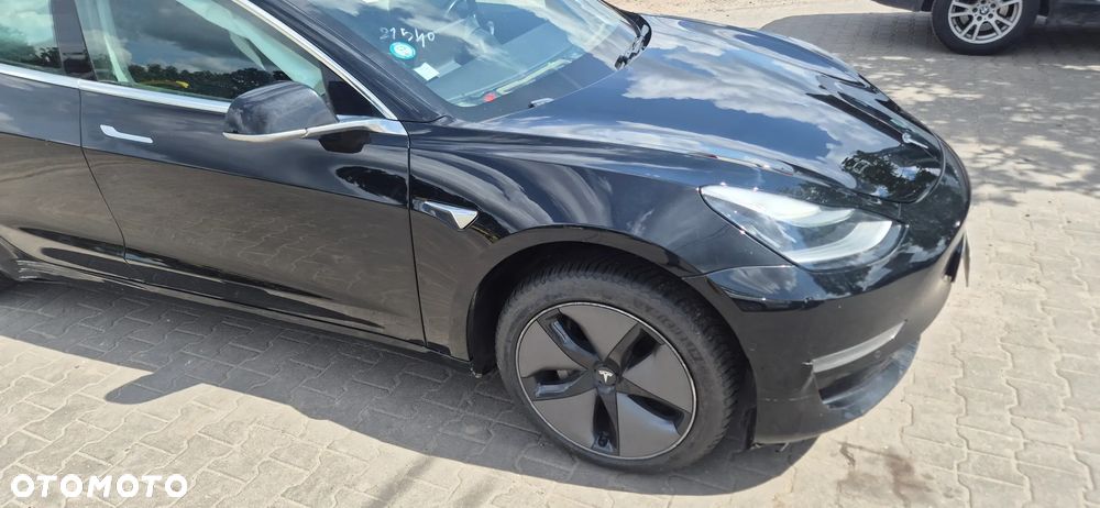 Tesla Model 3 - 6