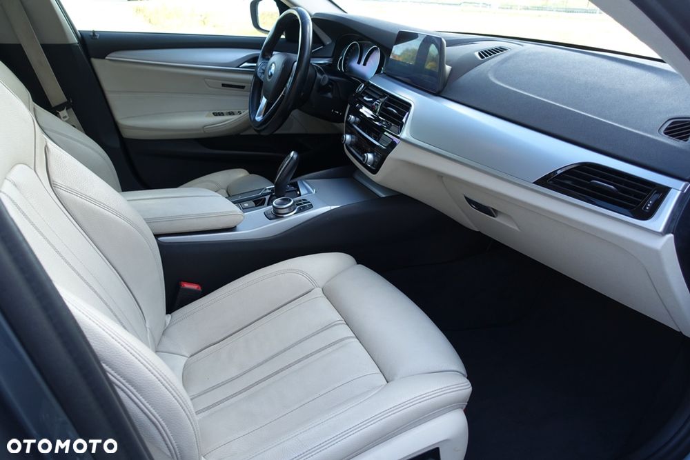 BMW Seria 5 520i GPF - 12