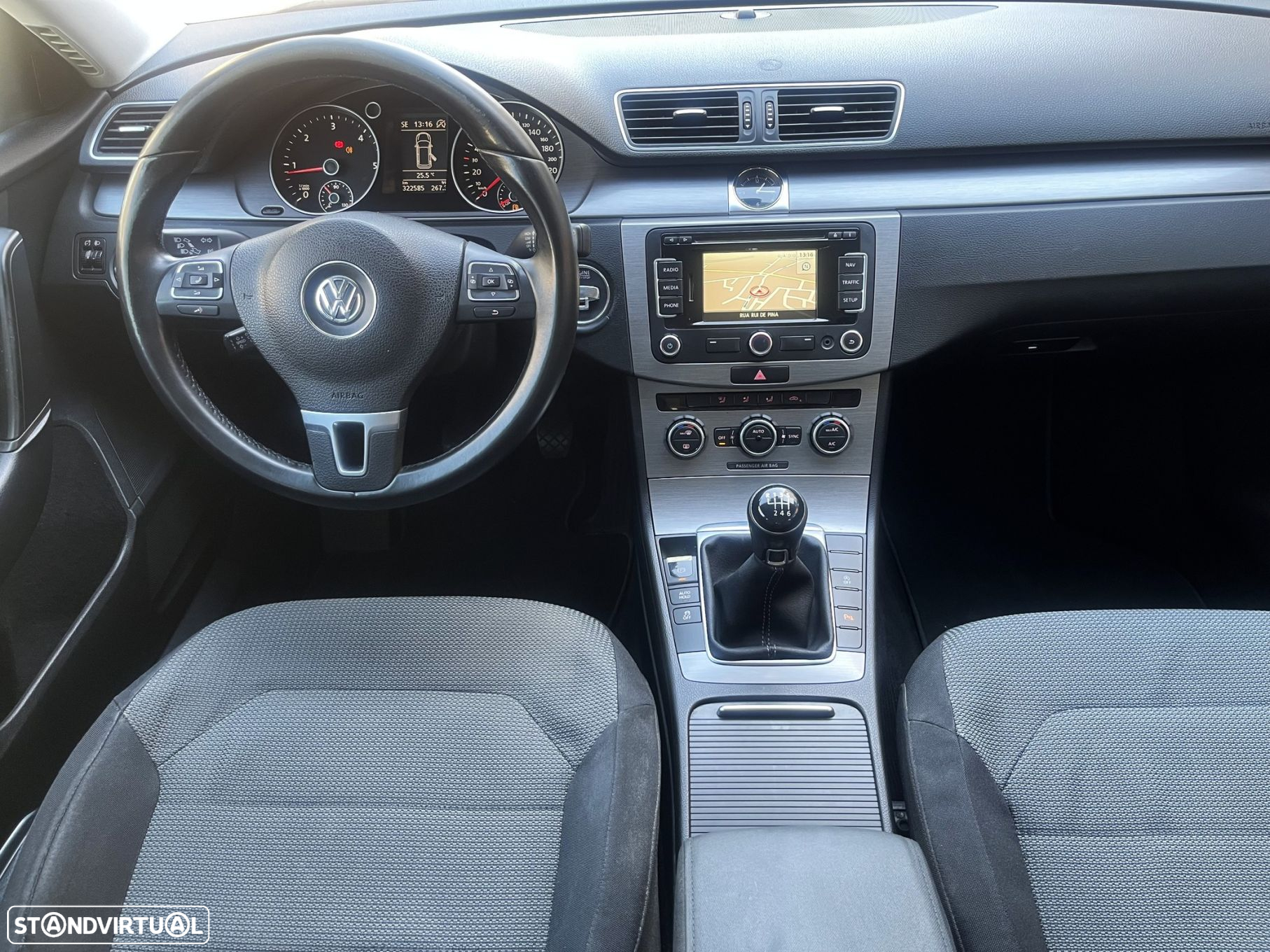 VW Passat Variant 1.6 TDI Confortline Navig - 22