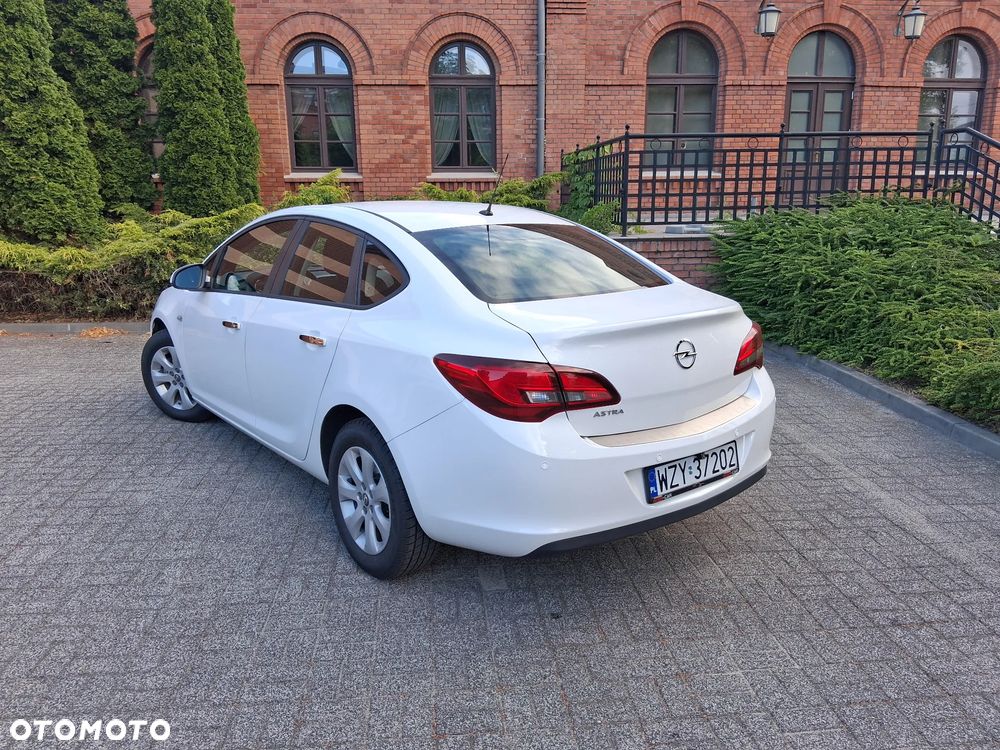 Opel Astra 1.6 Business EU6 - 15