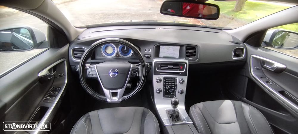 Volvo V60 2.0 D3 R-Design Momentum - 7