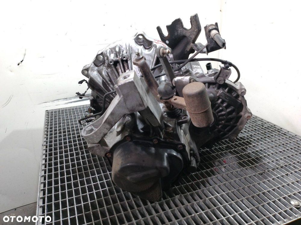 SKRZYNIA BIEGÓW MANUALNA MAZDA 5 ( 05-10 ) 2.0 D  RF7 - 4