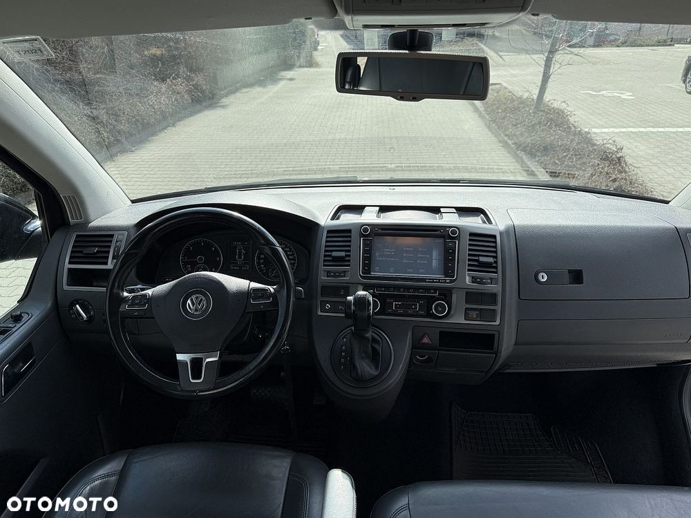 Volkswagen Caravelle - 9