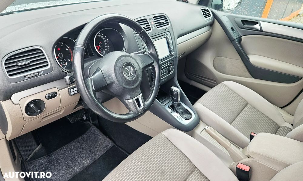 Volkswagen Golf - 10