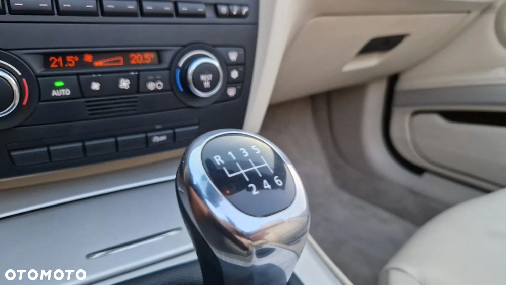 BMW Seria 3 320d DPF Cabrio - 16