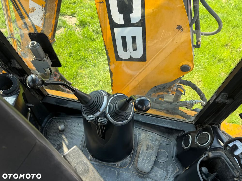 JCB Contractor 3cx - 9