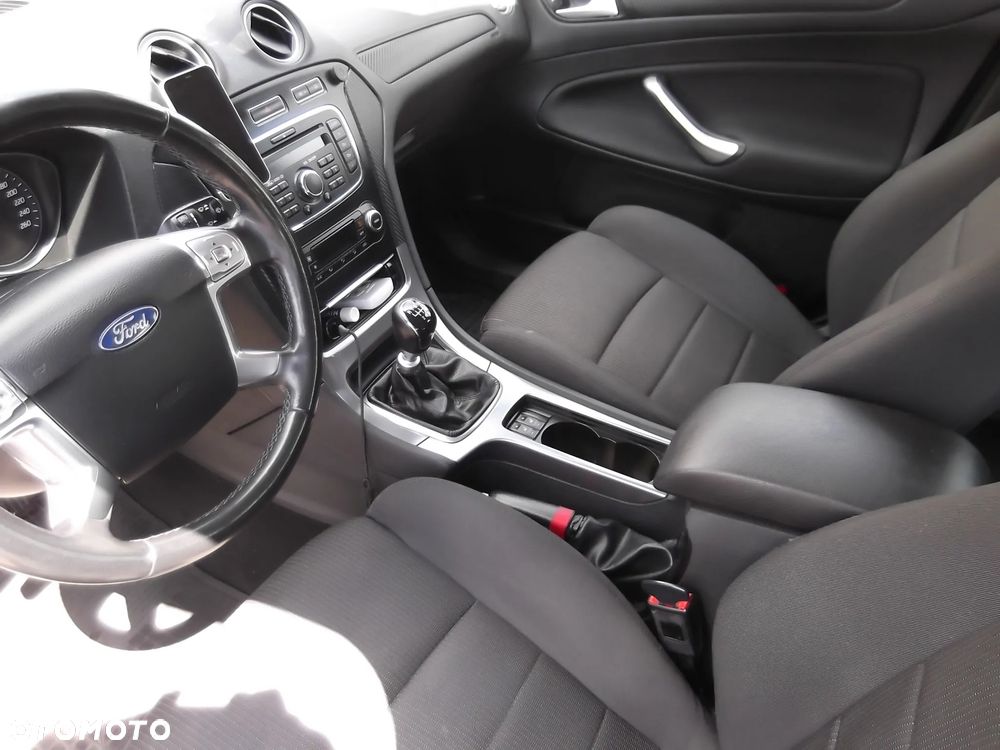 Ford Mondeo 2.0 TDCi Titanium - 4