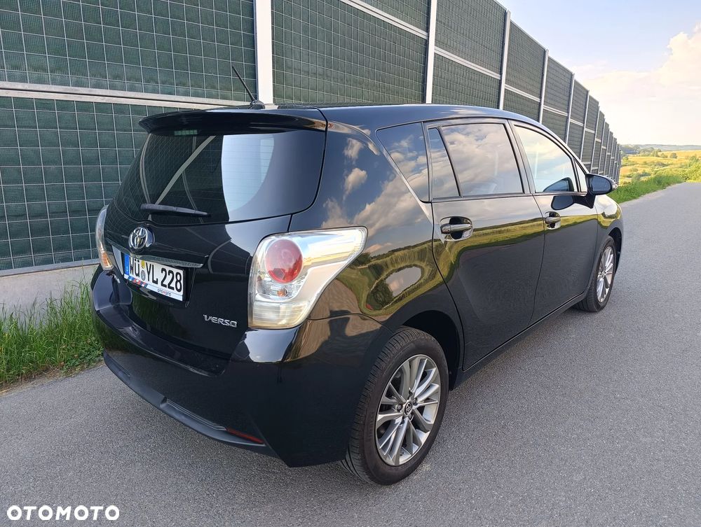 Toyota Verso 1.6 Premium - 13