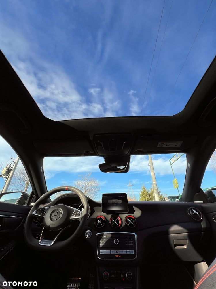 Mercedes-Benz CLA - 12