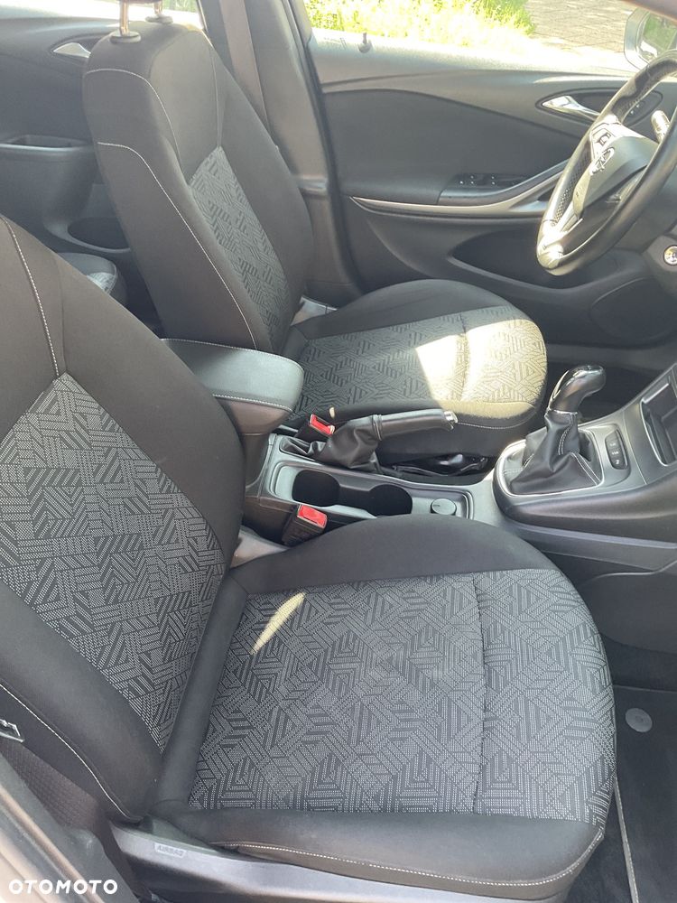 Opel Astra 1.0 T 120 Lat S&S - 12