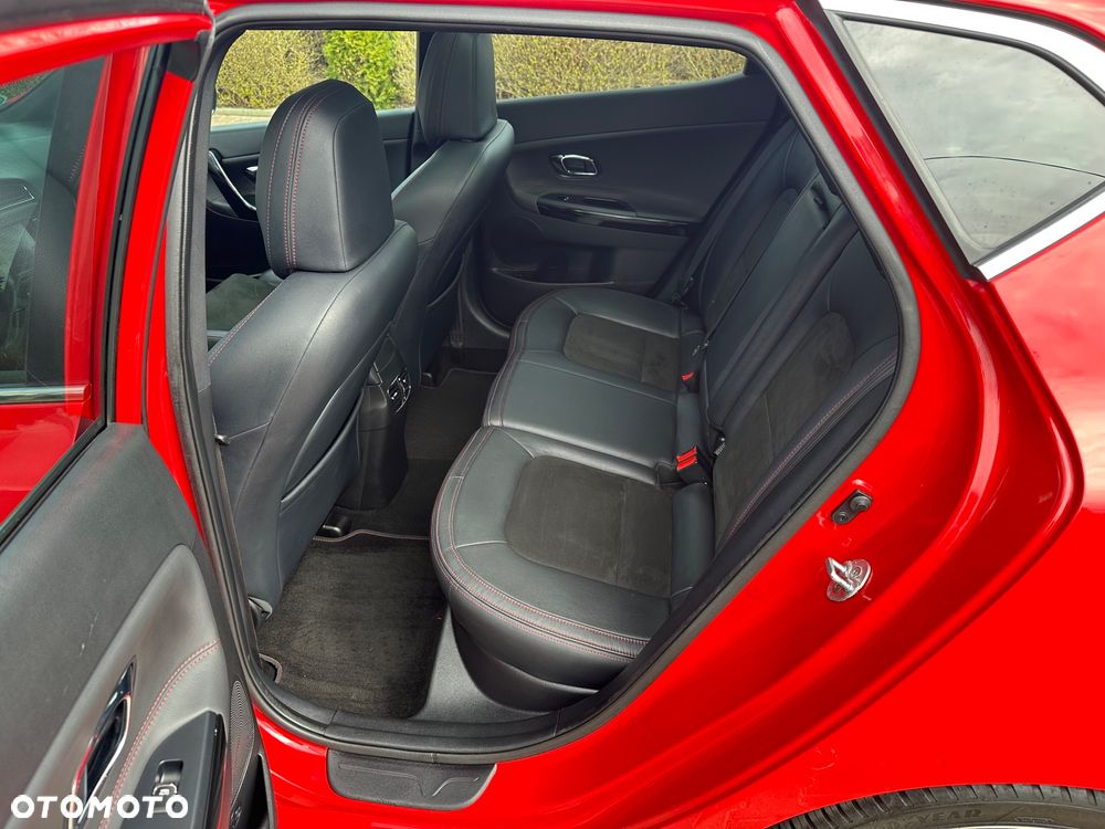 Kia Ceed 1.6 T-GDI GT-Challenge - 16