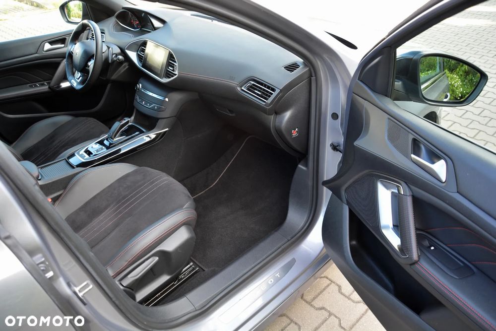Peugeot 308 BlueHDi FAP 180 EAT8 Stop & Start GT - 34