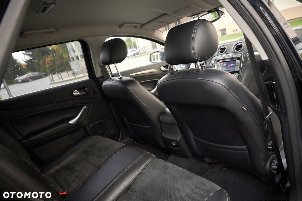 Ford Mondeo - 32
