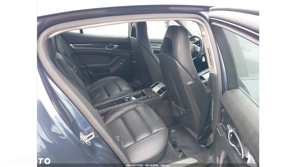 Porsche Panamera - 10