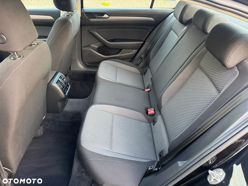 Volkswagen Passat 1.6 TDI BMT Comfortline - 20