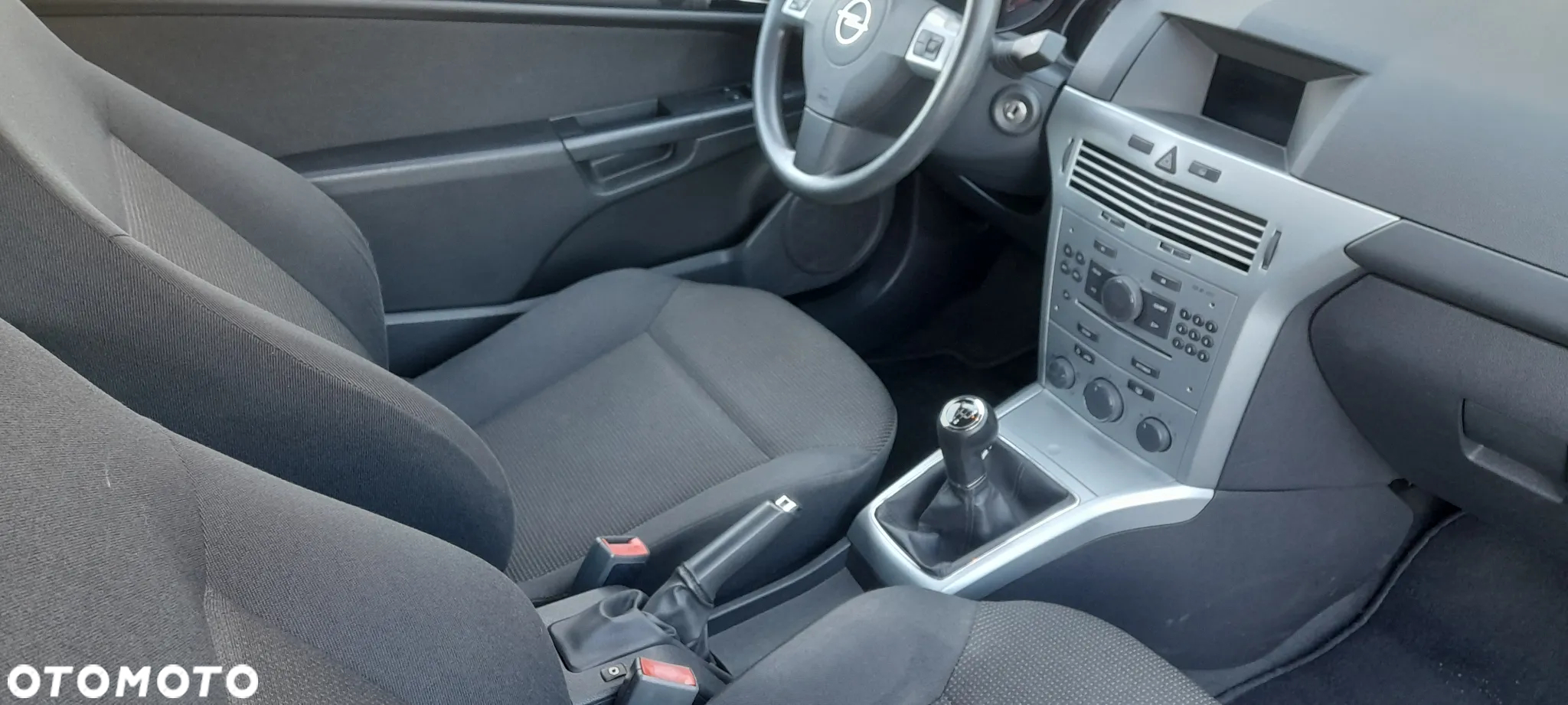 Opel Astra GTC 1.4 - 5