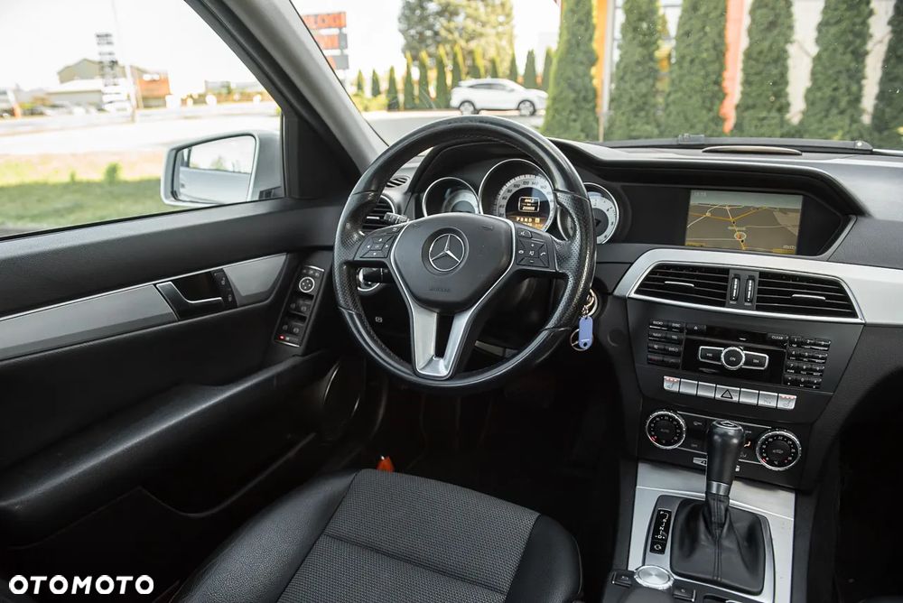 Mercedes-Benz Klasa C 30 T CDI AMG - 27