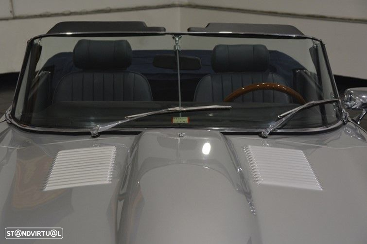 Jaguar E-Type - 39