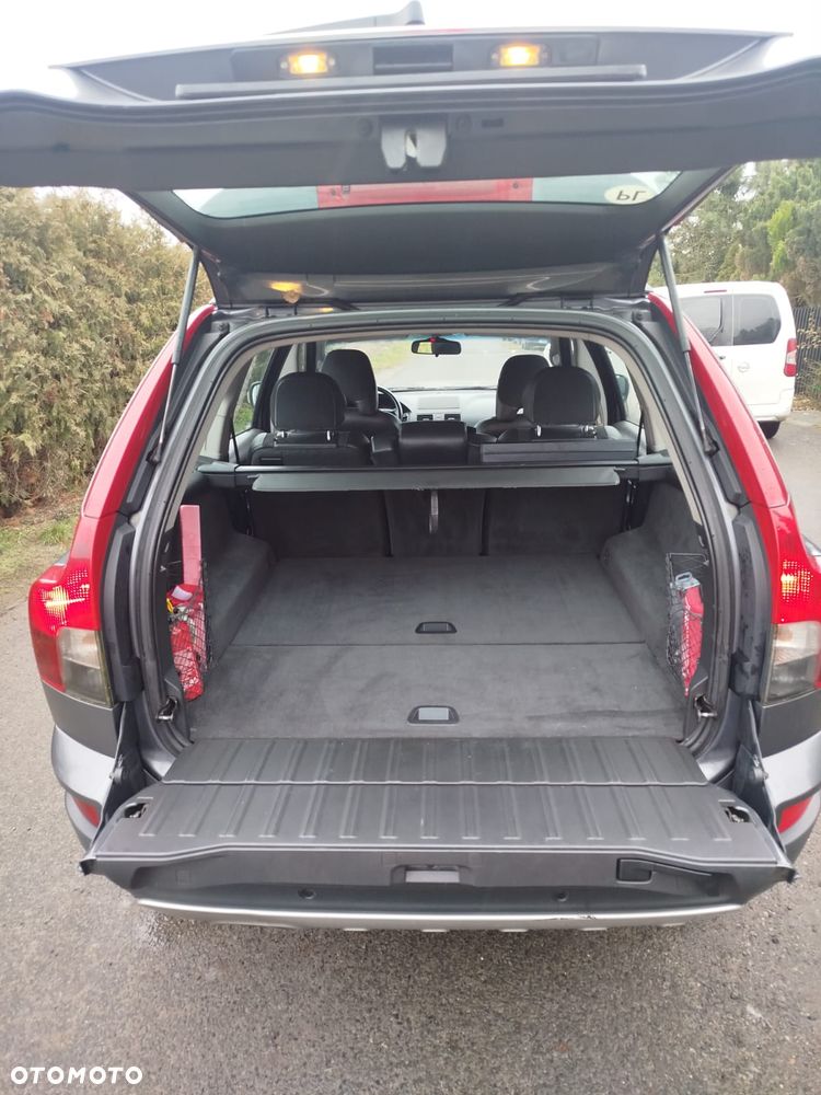 Volvo XC 90 D5 AWD Momentum - 4