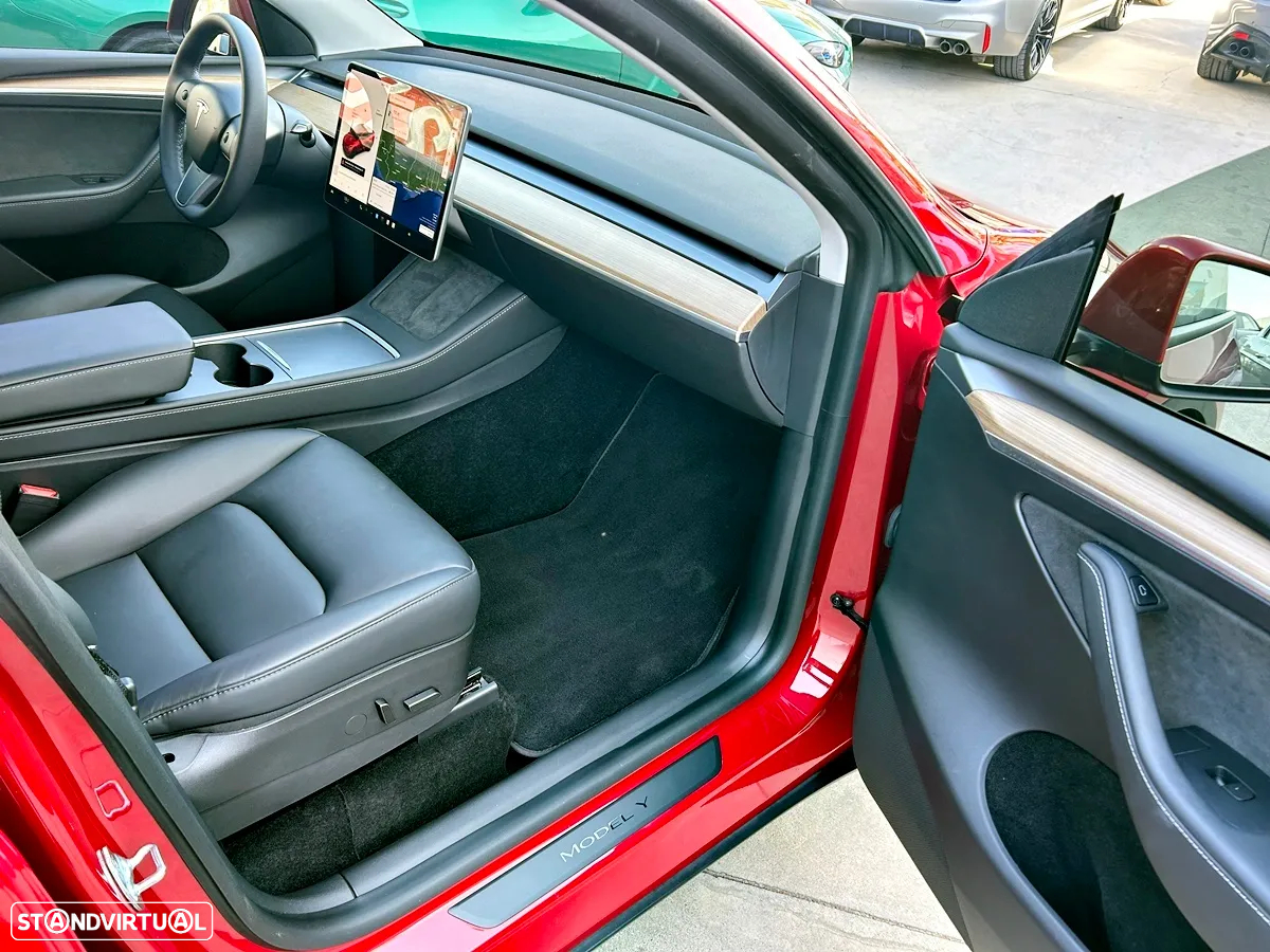 Tesla Model Y Long Range Dual Motor AWD - 22