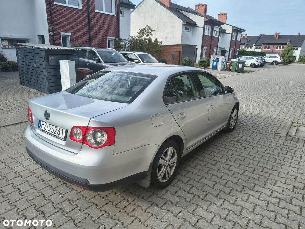 Volkswagen Jetta - 7