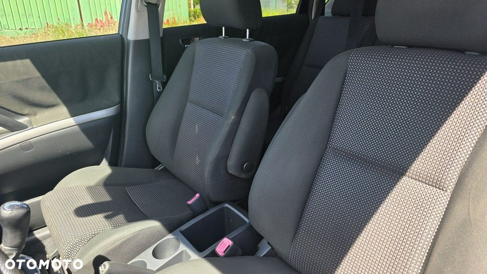 Toyota Corolla Verso - 14