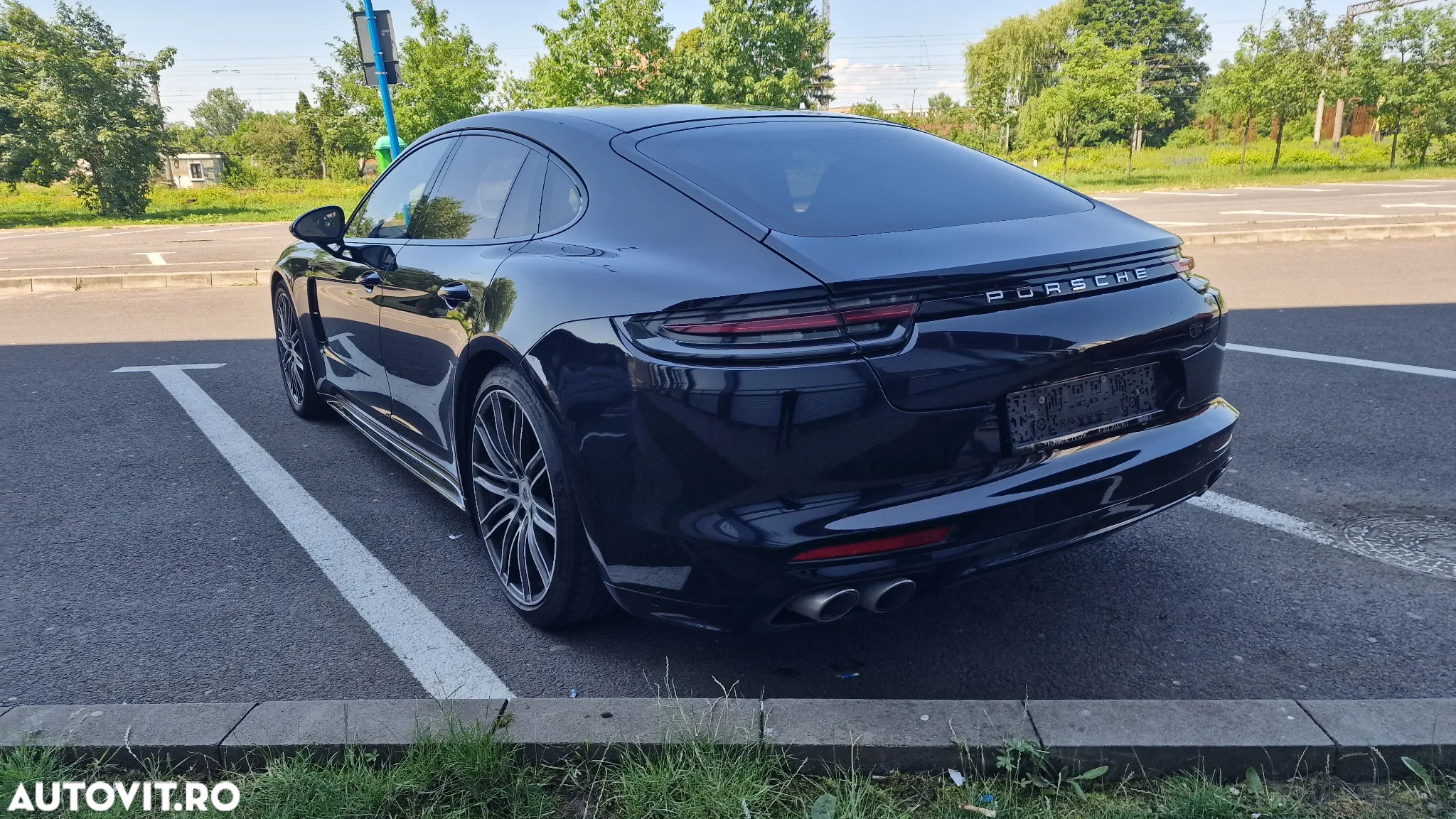 Porsche Panamera - 4