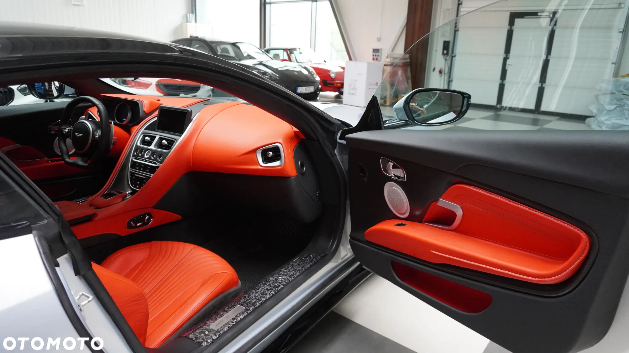Aston Martin DB11 Launch Edition - 8