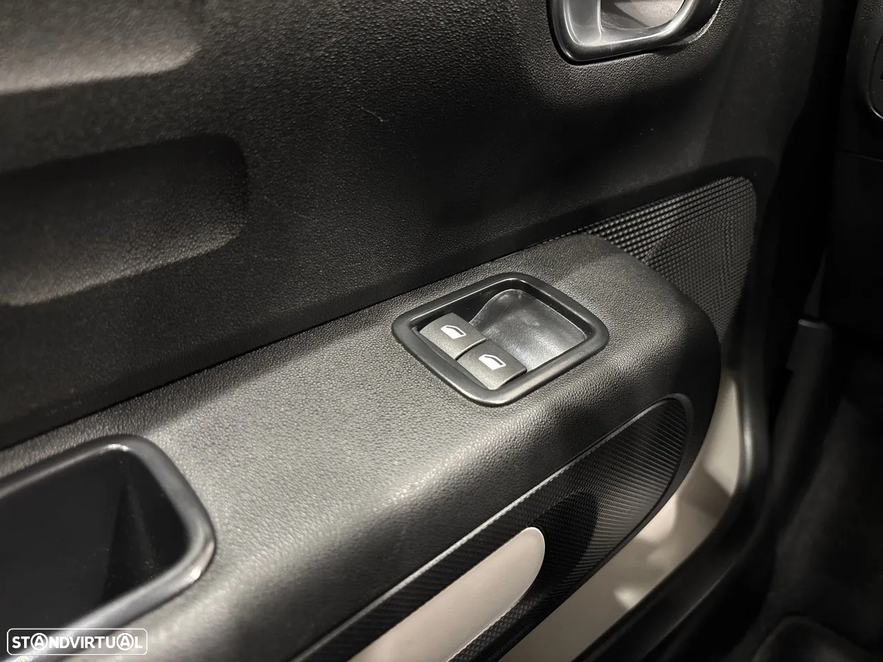 Citroën C3 1.2 PureTech C-Series - 19