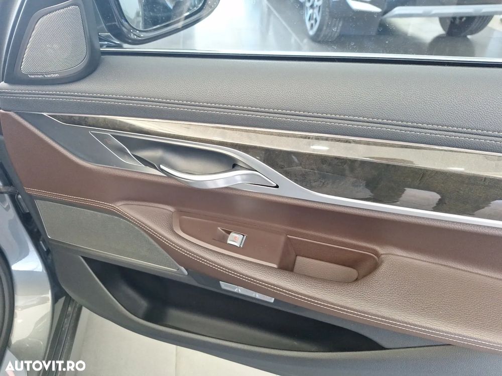 BMW Seria 7 740d xDrive - 17