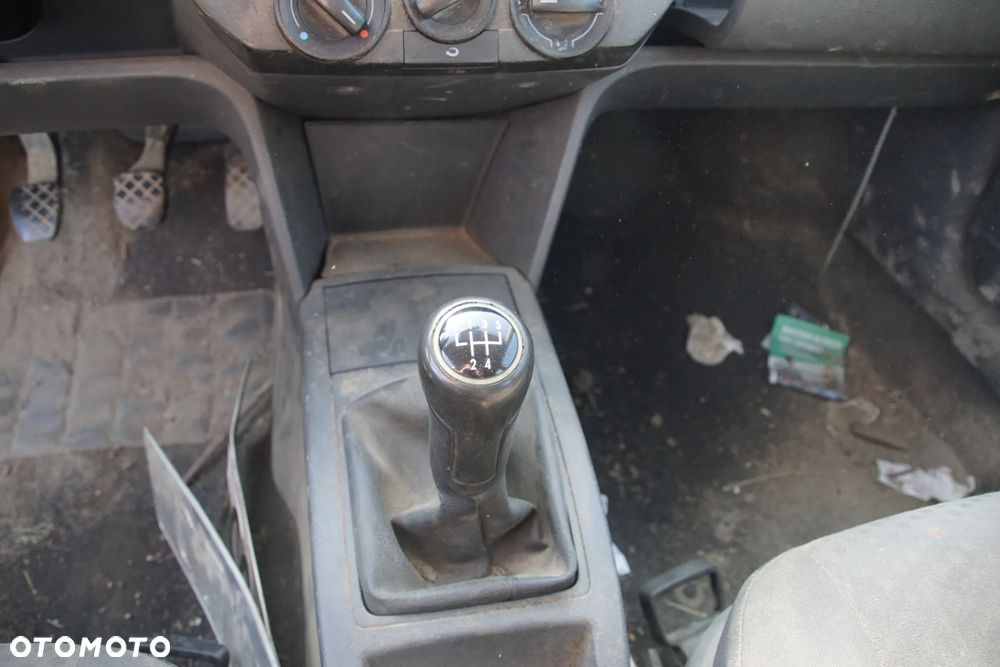 Auto na części - Volkswagen Polo IV 9N 1.2 54 KM AWY FSP LB9A 2002R Silnik Skrzynia Drzwi Maska Błotnik Zderzak Klapa Lampa Lusterko Klamka Szyba Deska Kokpit Sterownik Moduł Czujnik Licznik Panel Kierownica - 12