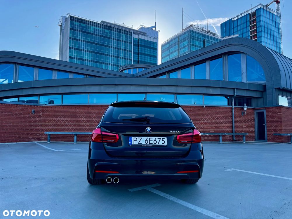 BMW Seria 3 320i - 11