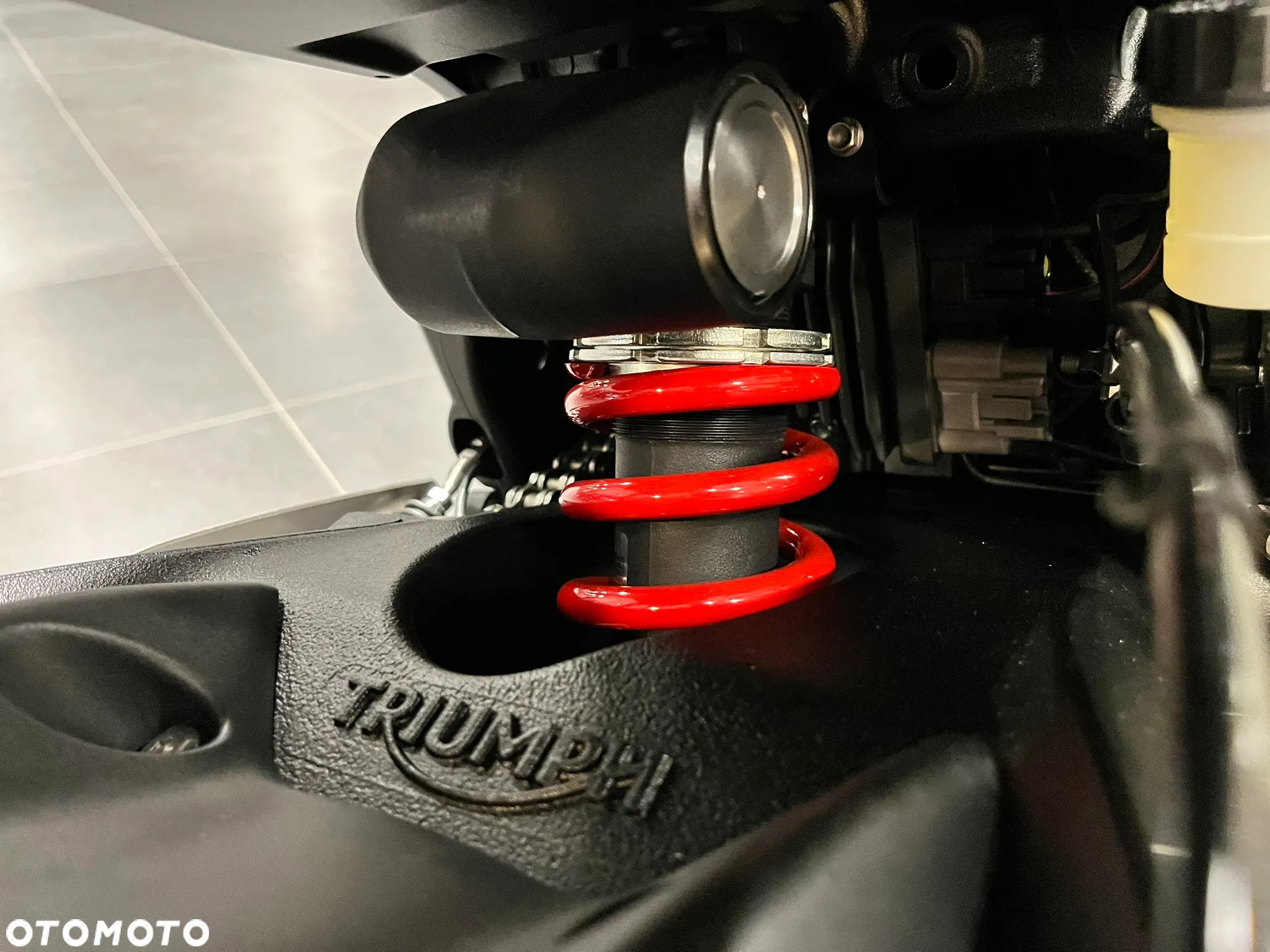 Triumph Street Triple - 7