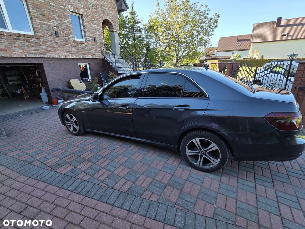 Mercedes-Benz Klasa E 220 CDI DPF BlueEFFICIENCY Automatik - 5