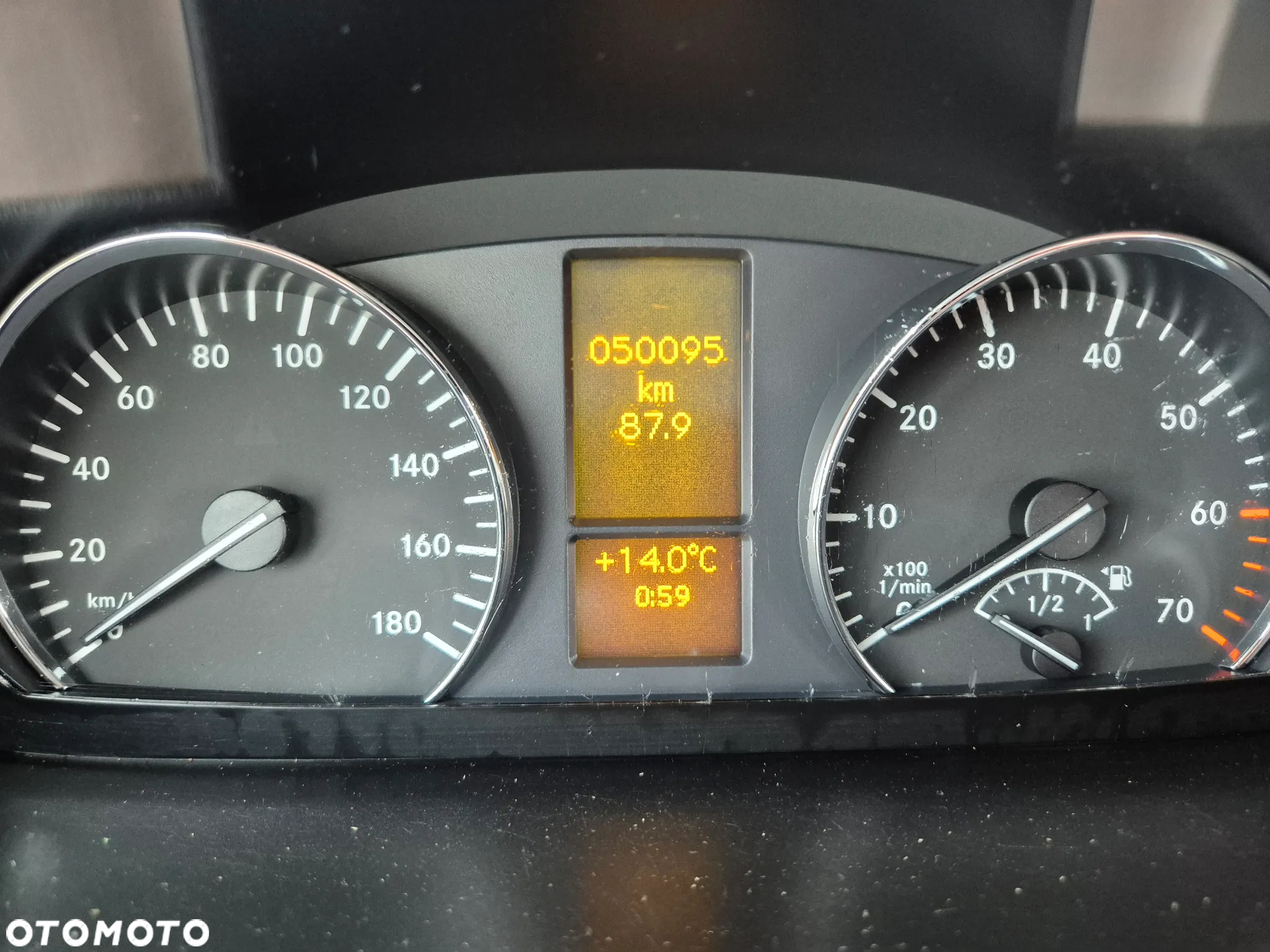 Mercedes-Benz Sprinter - 26