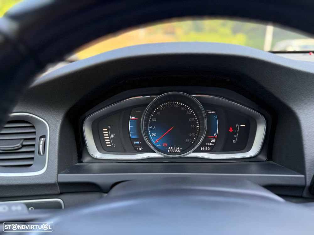 Volvo V60 D6 Plug-In-Hybrid AWD Geartronic Momentum - 7